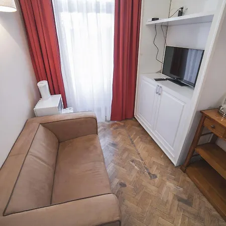 Lägenhetshotell La Fontaine 3*