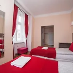 La Fontaine Aparthotel 3*
