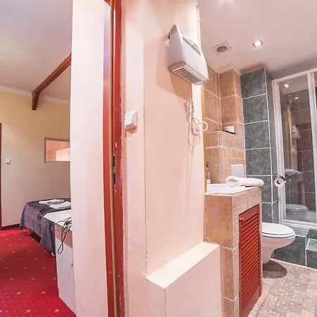 Ξενοδοχείο με διαμερίσματα La Fontaine 3*