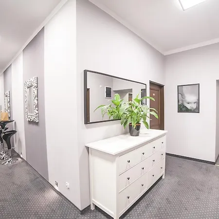 La Fontaine アパートホテル