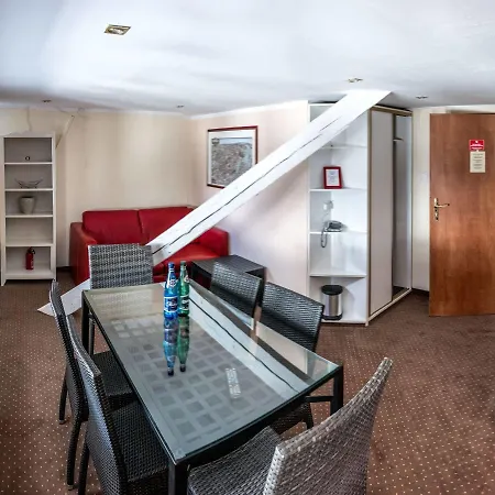 Apartahotel La Fontaine Cracovia