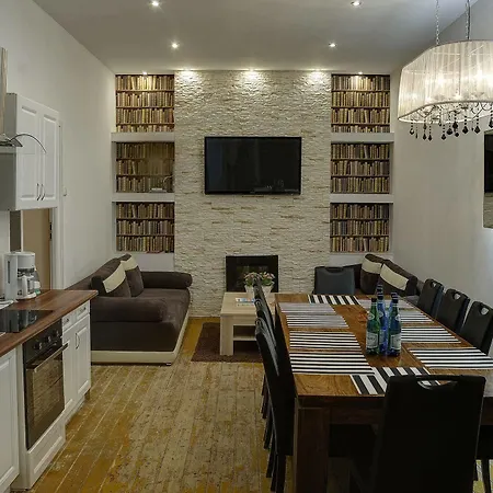 アパートホテル La Fontaine