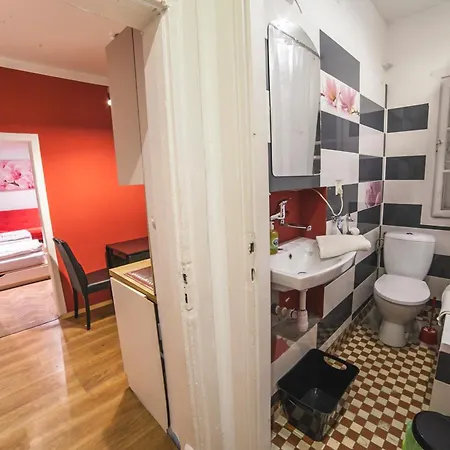 La Fontaine Aparthotel 3*